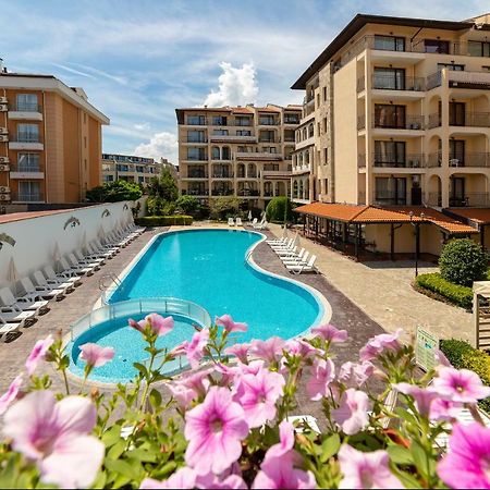 Apartment Tourist Complex Rose Village ซันนีบีช ภายนอก รูปภาพ
