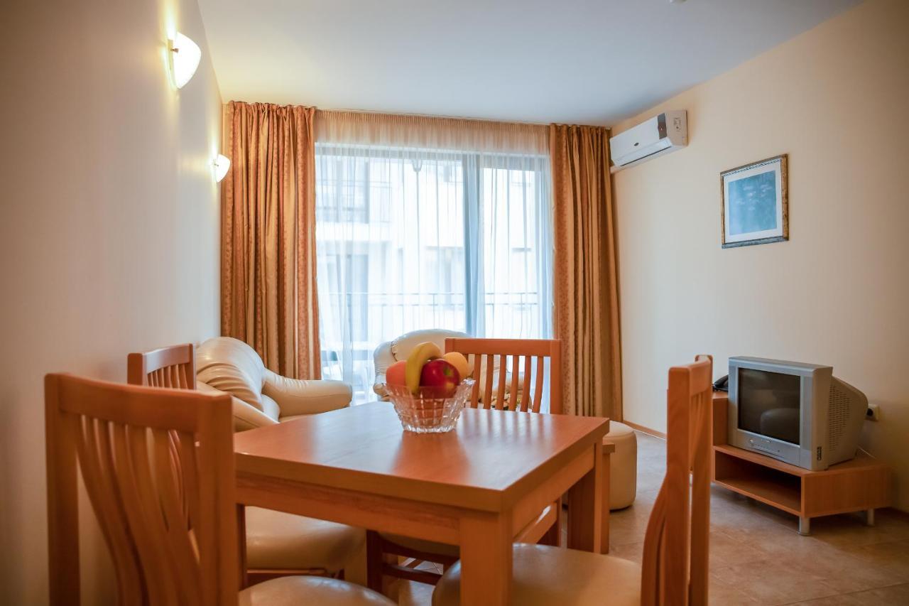 Apartment Tourist Complex Rose Village ซันนีบีช ภายนอก รูปภาพ