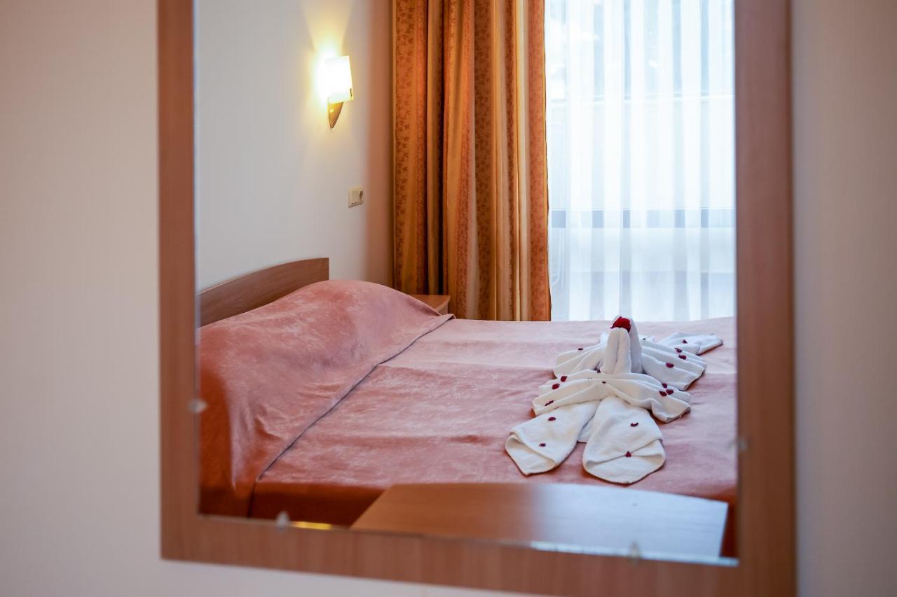 Apartment Tourist Complex Rose Village ซันนีบีช ภายนอก รูปภาพ