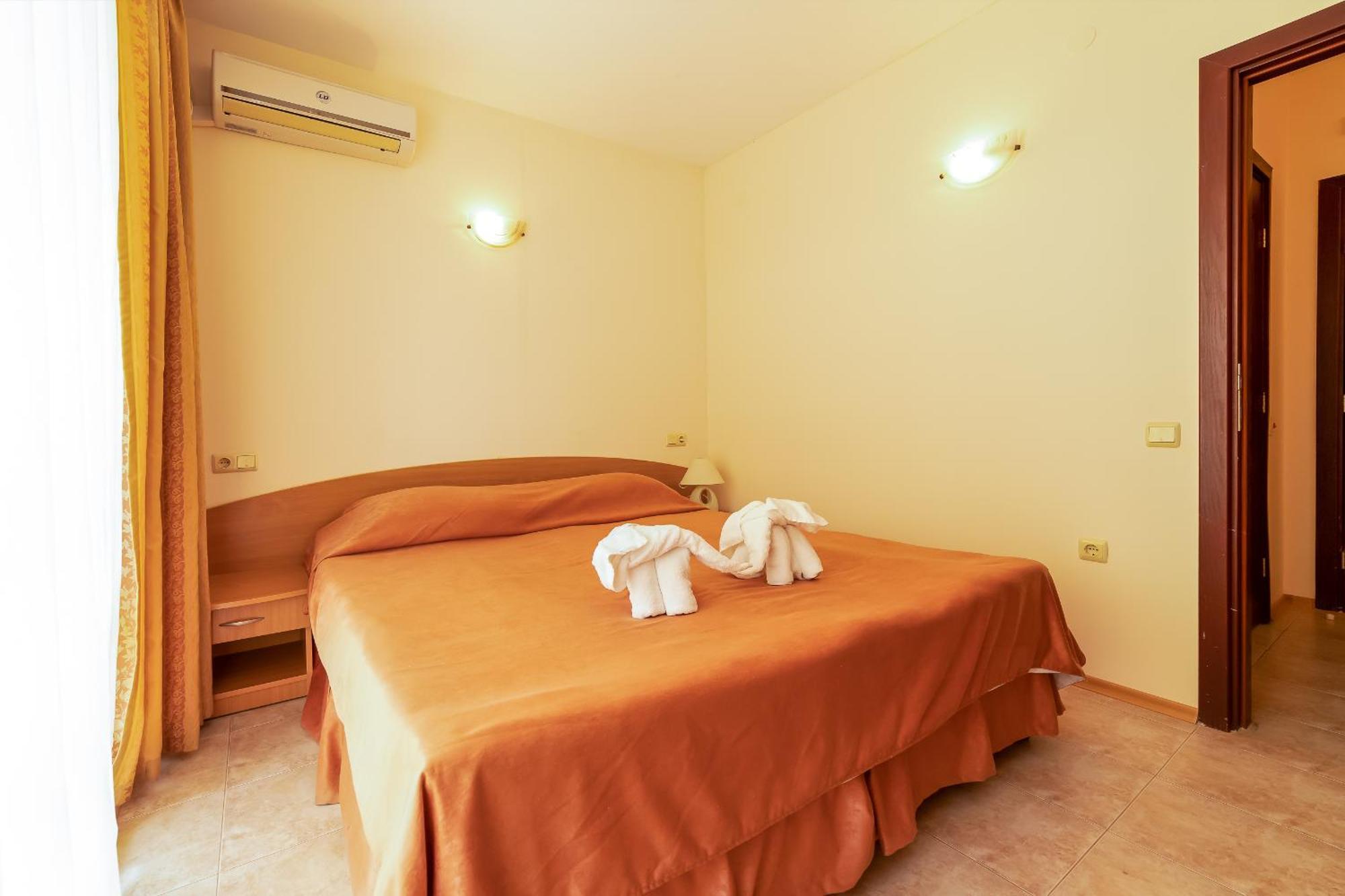Apartment Tourist Complex Rose Village ซันนีบีช ภายนอก รูปภาพ