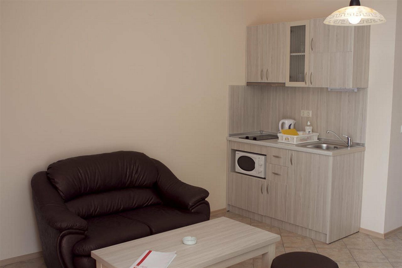 Apartment Tourist Complex Rose Village ซันนีบีช ภายนอก รูปภาพ