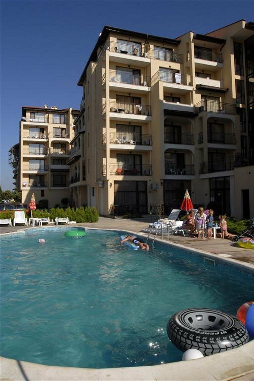 Apartment Tourist Complex Rose Village ซันนีบีช ภายนอก รูปภาพ