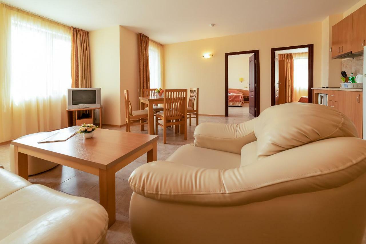 Apartment Tourist Complex Rose Village ซันนีบีช ภายนอก รูปภาพ