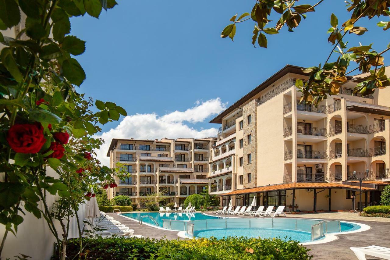 Apartment Tourist Complex Rose Village ซันนีบีช ภายนอก รูปภาพ