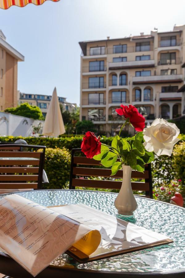 Apartment Tourist Complex Rose Village ซันนีบีช ภายนอก รูปภาพ