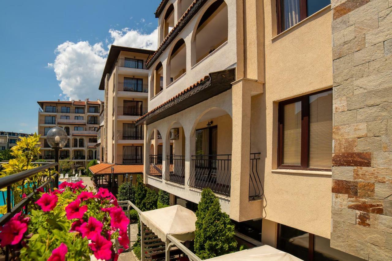 Apartment Tourist Complex Rose Village ซันนีบีช ภายนอก รูปภาพ