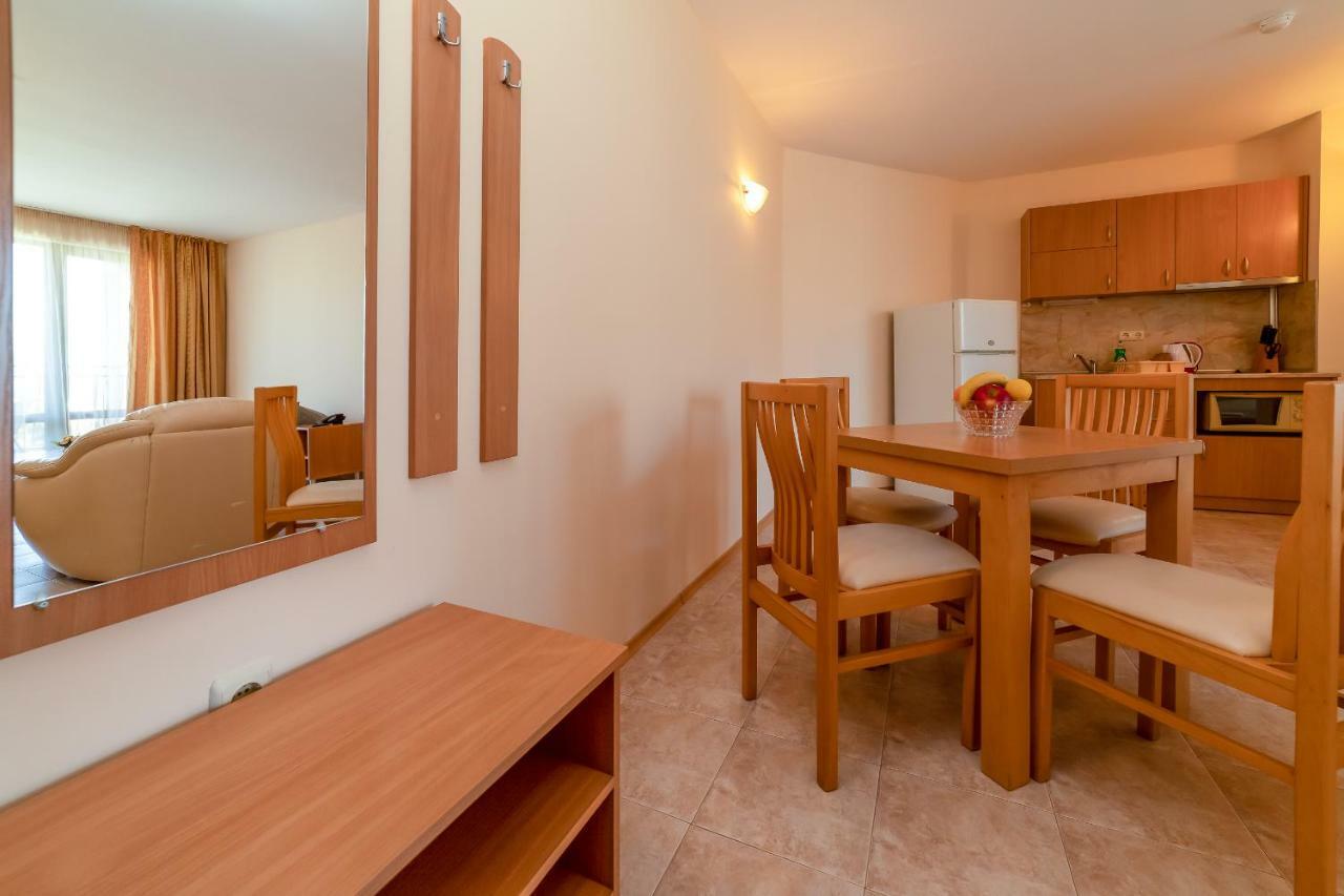 Apartment Tourist Complex Rose Village ซันนีบีช ภายนอก รูปภาพ